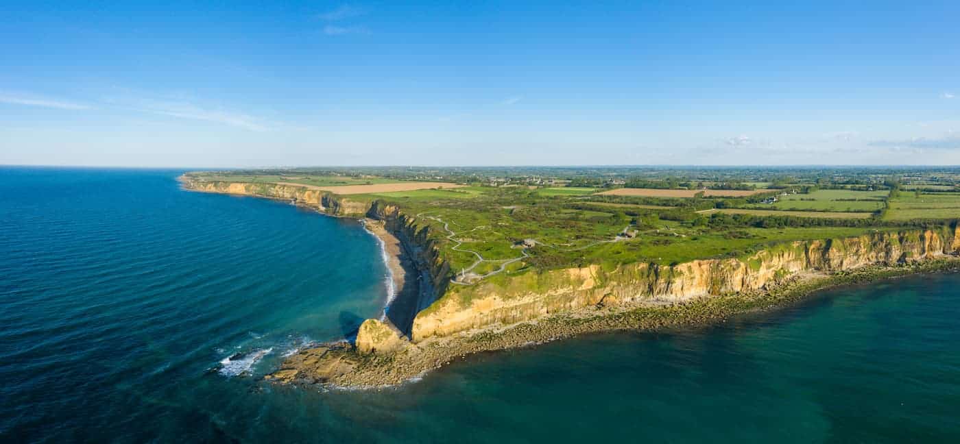 Vue du ciel de la pointe du Hoc - Camping dans le Calvados le Fanal